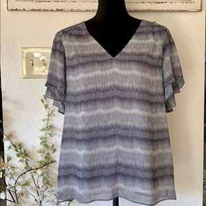 Cute Banana Republic Blouse With Tiered Sleeves